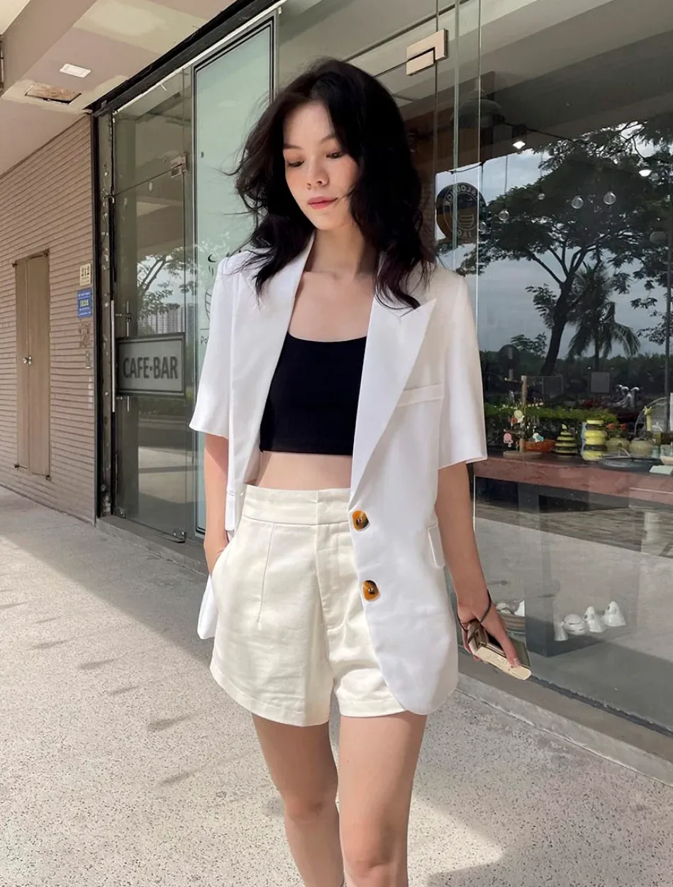 Dottie Basic Cream Short Q0222 - Gu Fashion | Vietnam Fashion Store