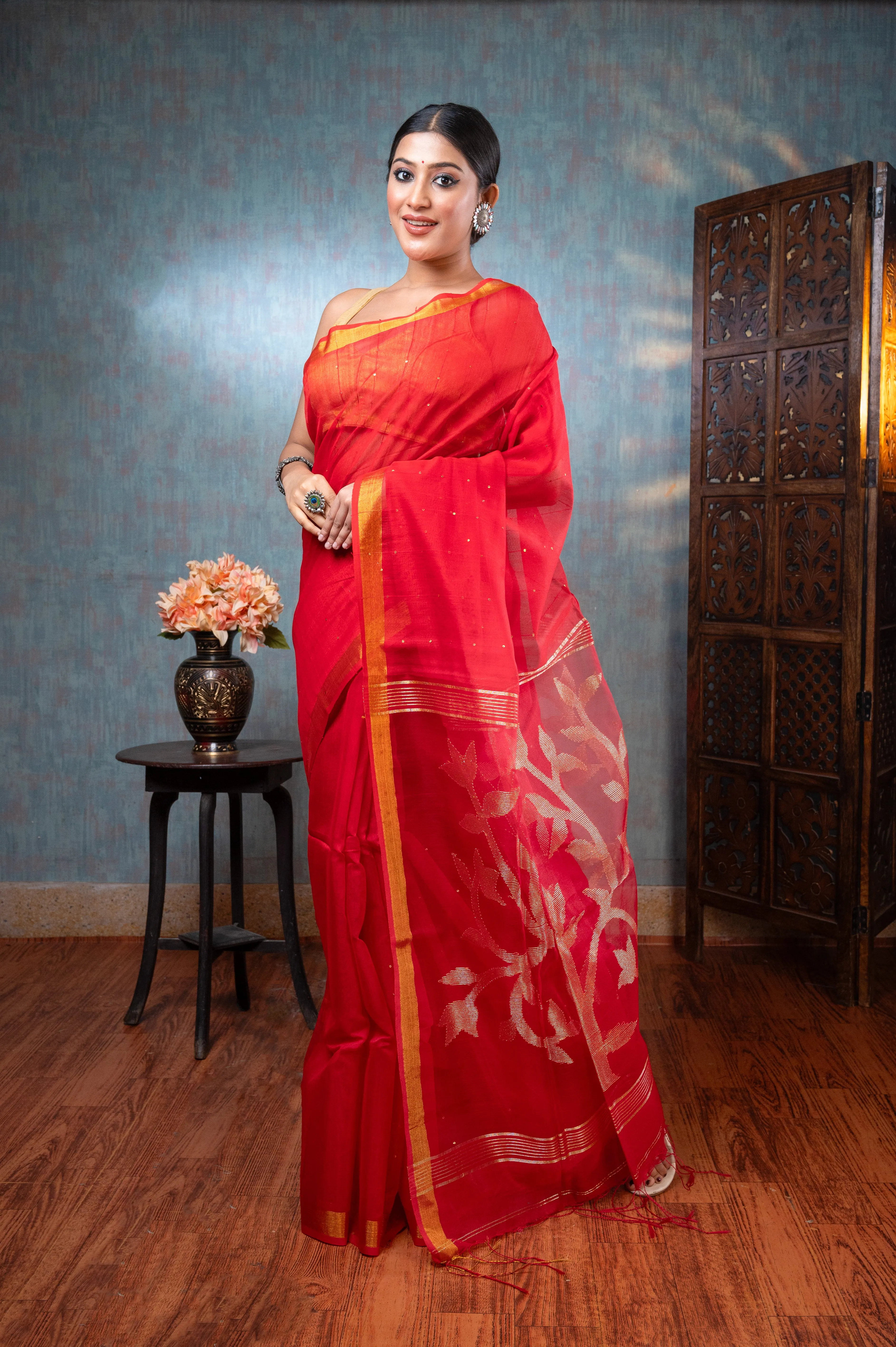 Women Red Pure Matka Muslin Saree With Golden Floral Motifs